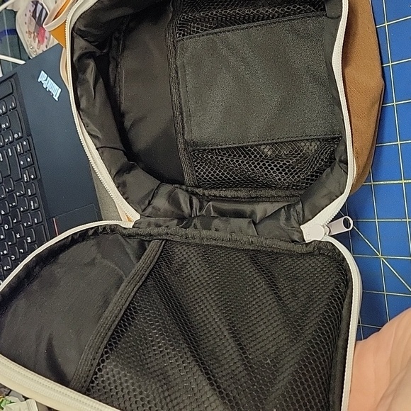 Phonak Hearing Aid Colorblock Crossbody Adjustable Bag 8.5" x 6.5" x 3" - Picture 7 of 13